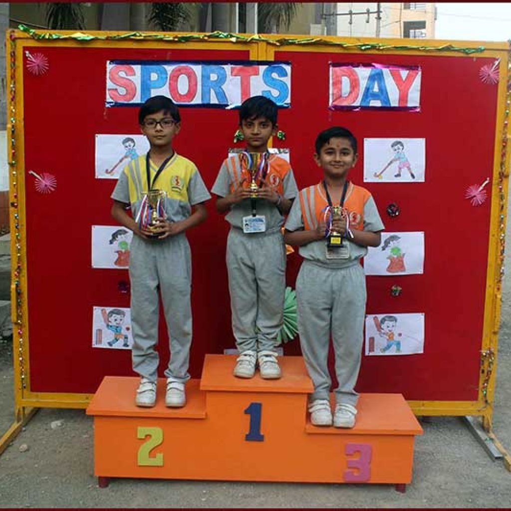 SPORTS DAY 1-4  EM-GM